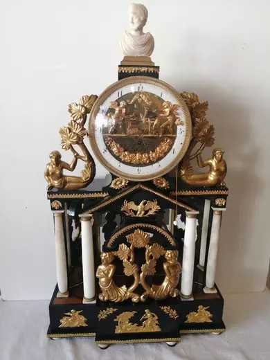 velke-empirove-hodiny-kovari-155420251.webp